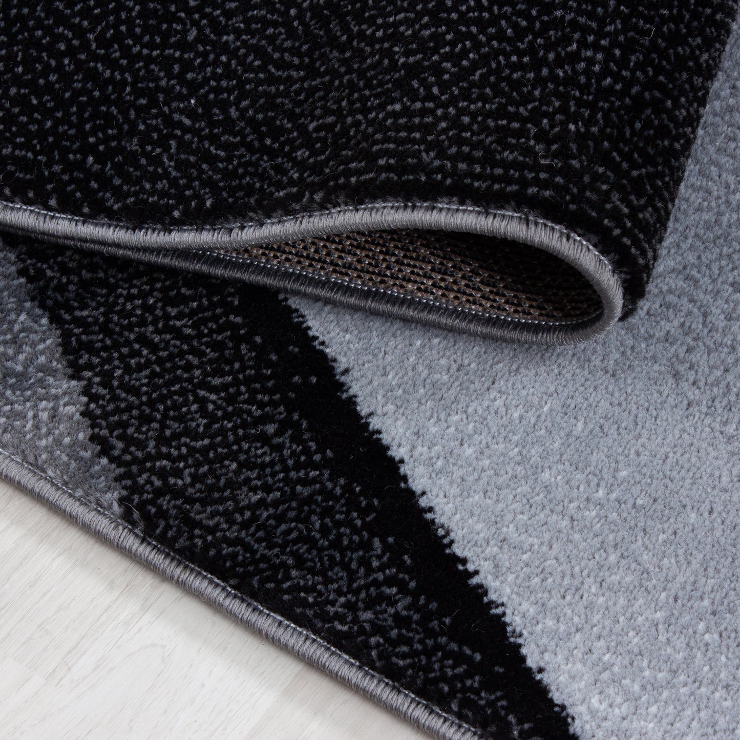 Teppich PLUS 8010 Black